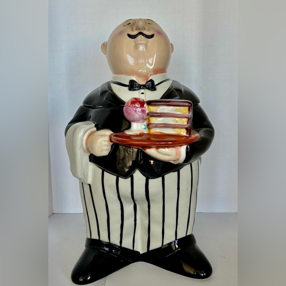 Certified International Tracy Flickinger Dinner is Served Cookie Jar 12”